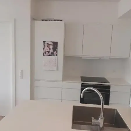 Cozy 15 Min To Center And Airport