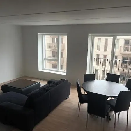 Cozy 15 Min To Center And Airport Appartamento
